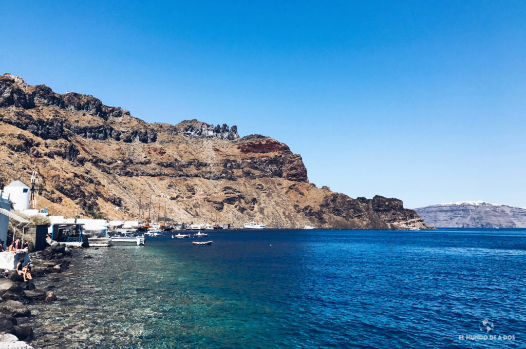 Puerto de Korfos. Caldera de Santorini