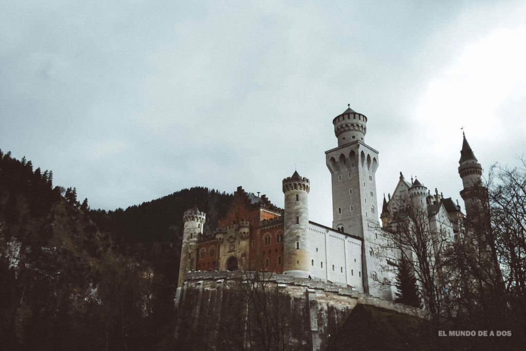 Desde un mirador. Neuschwanstein, castillo del rey loco