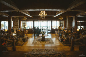 Entrando en el Hotel Llao Llao - Mejores casas de té de Bariloche