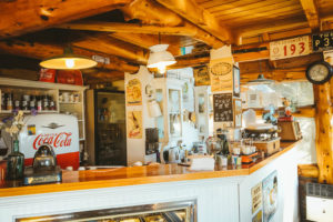 Mostrador de la casa de té Chiado - Mejores casas de té en Bariloche